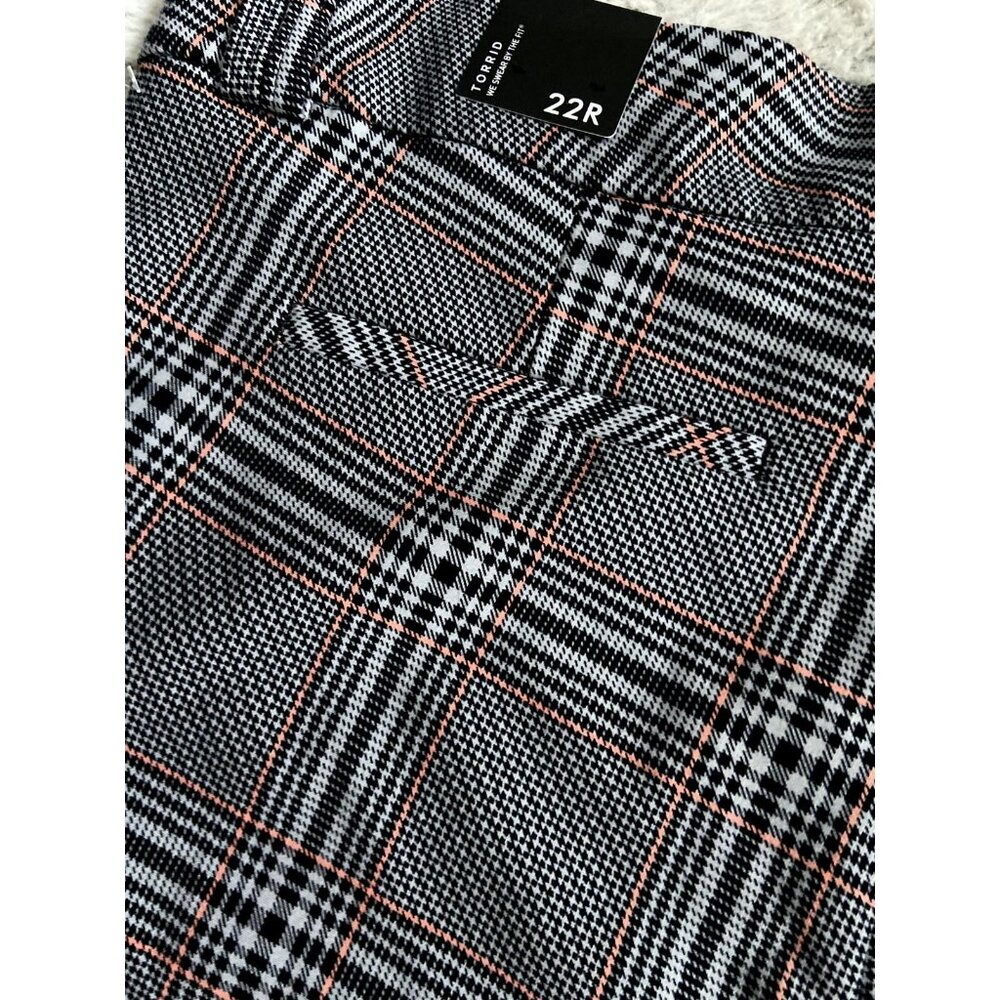 Torrid Luxe point plaid black gray and coral pant trousers. Size 22R Plus NWT - Picture 8 of 12